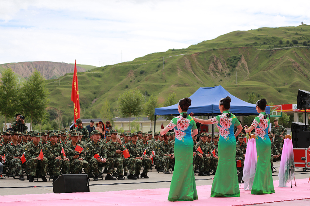 曲艺研究院小分队赴藏慰问活动圆满完成